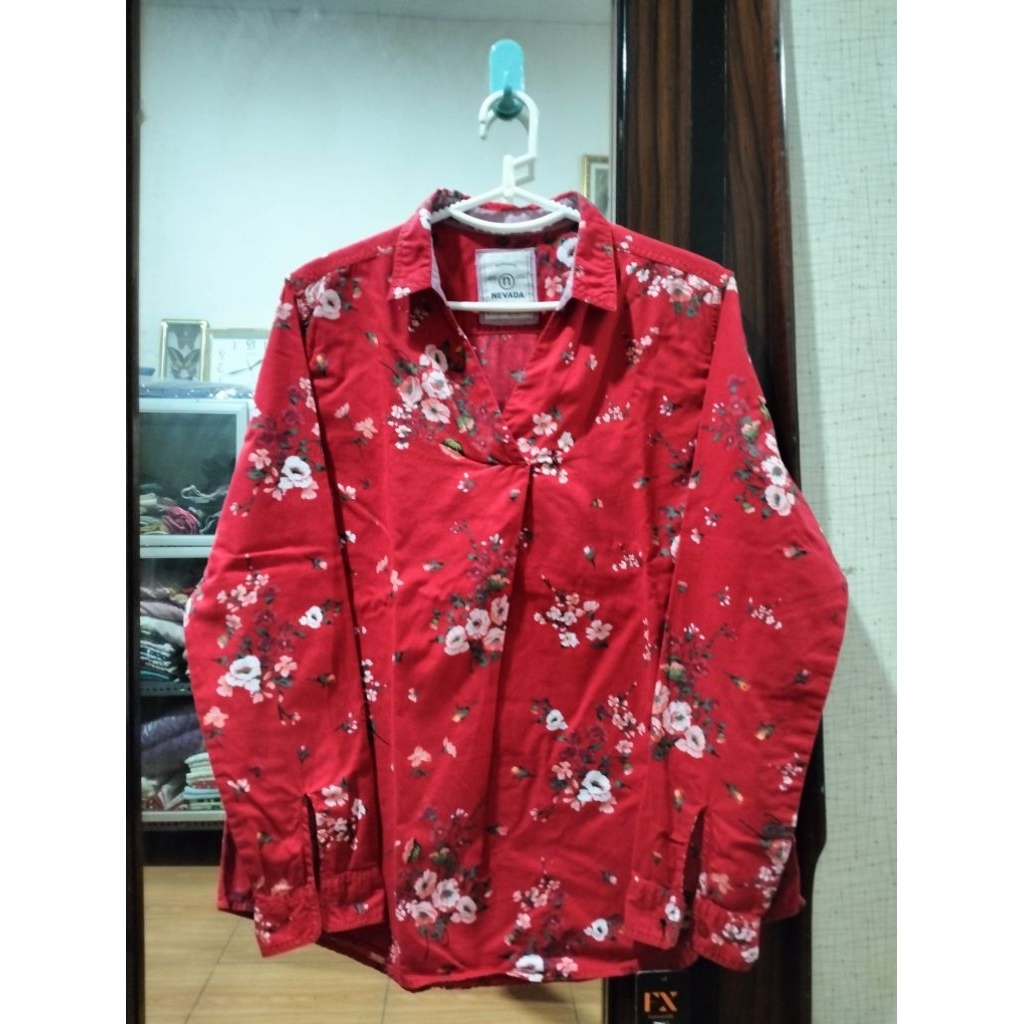 Blus Merah Kembang Wanita