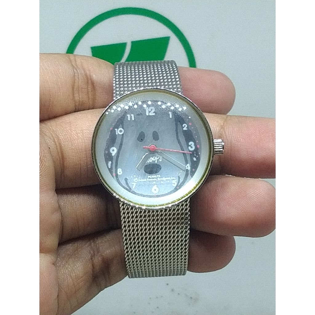 peanuts snoopy watch vintage original not seiko tank military diver