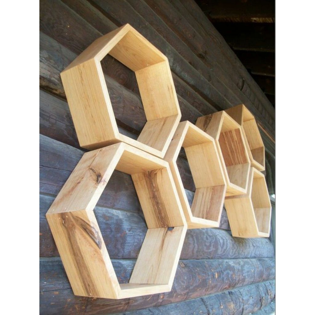 Rak kayu dinding hexagonal