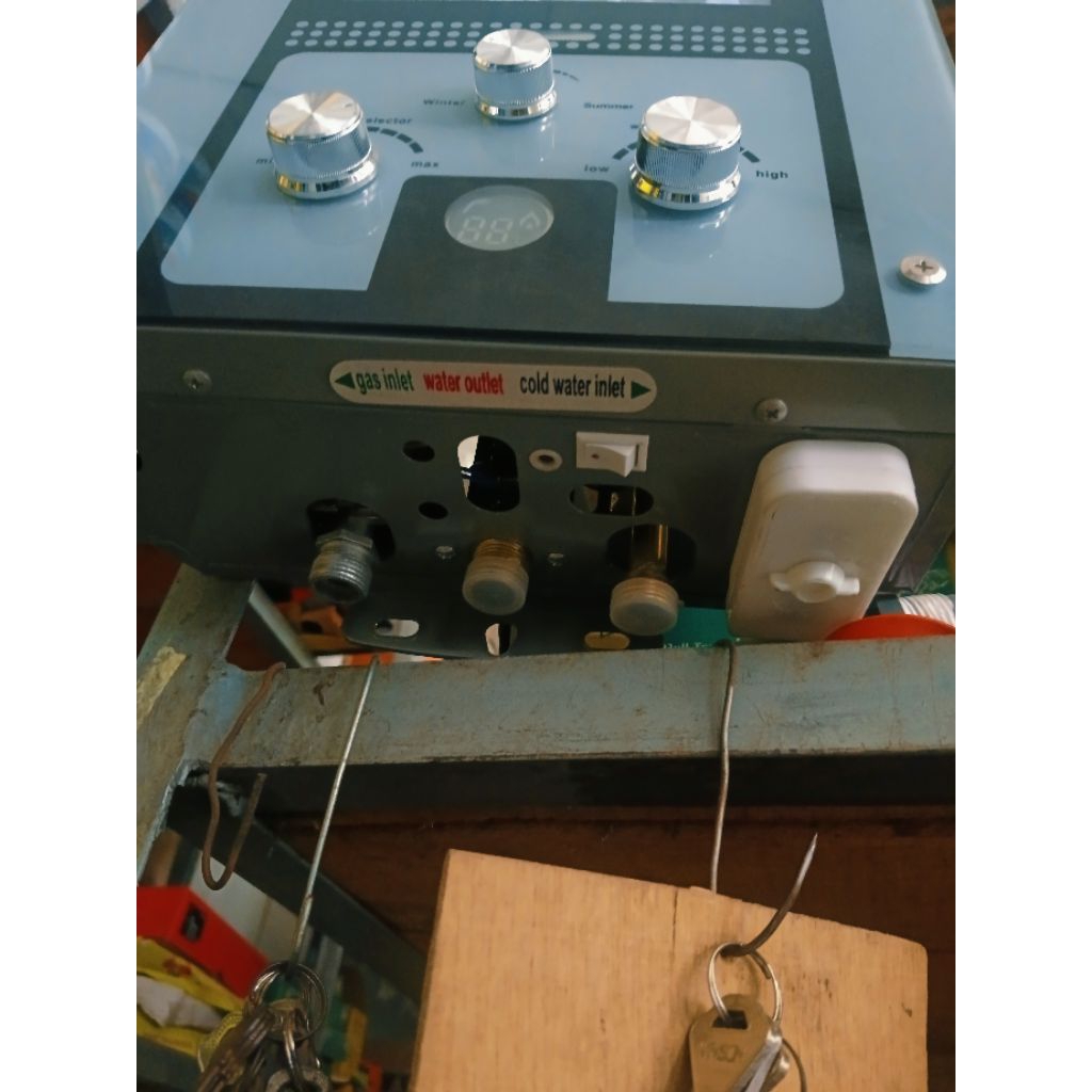 WATER HEATER/PEMANAS AIR RUMAHAN KAMAR MANDI DENGAN GAS/WATER HEATER GAS/FRISONE FREE BATERAI 1 SET