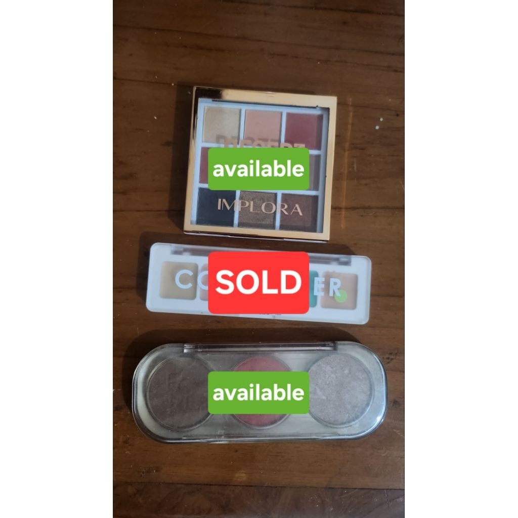 Implora eye shadow Palettee