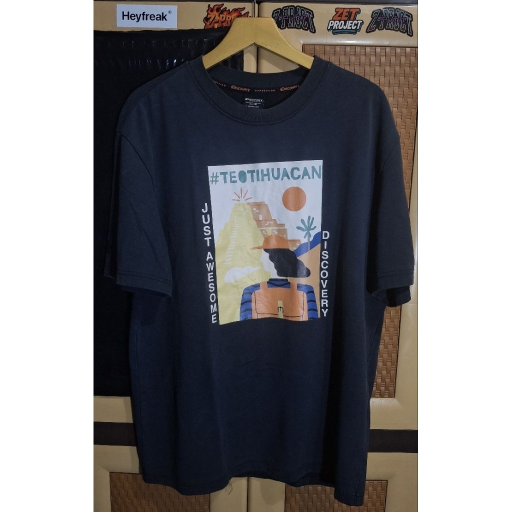 Tshirt / Kaos Discovery - Bekas Second