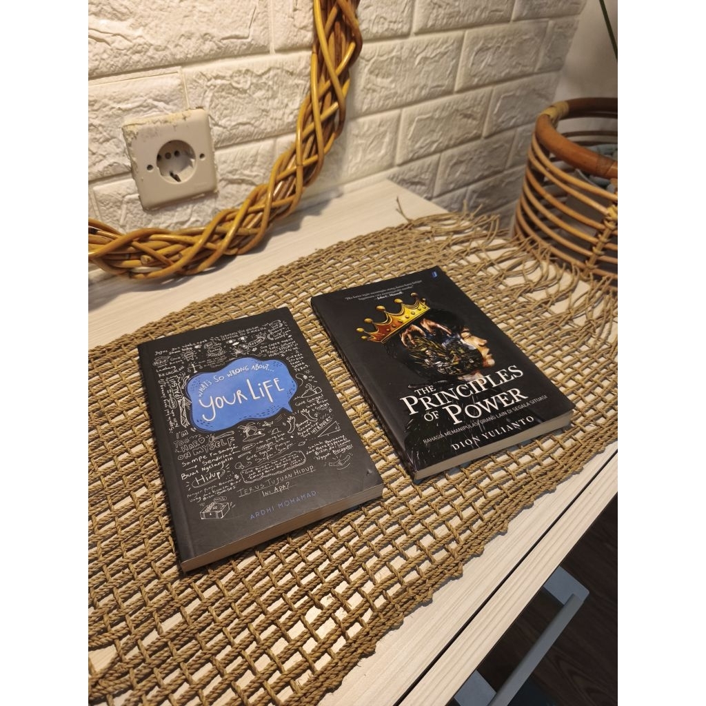 Buku Your Life + The Principles of Power Preloved