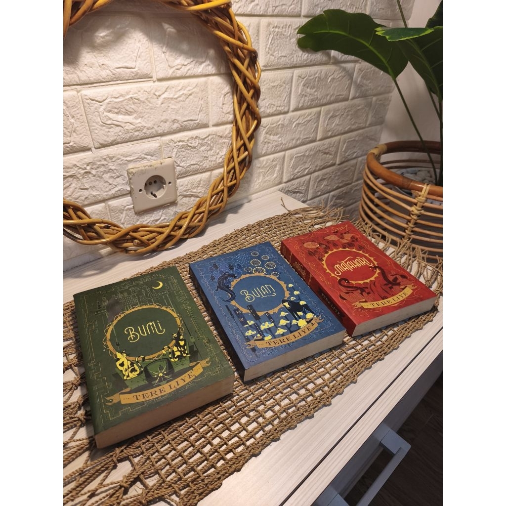 Novel Bumi Series Tere Liye (Bumi, Bulan, Matahari) Original Preloved