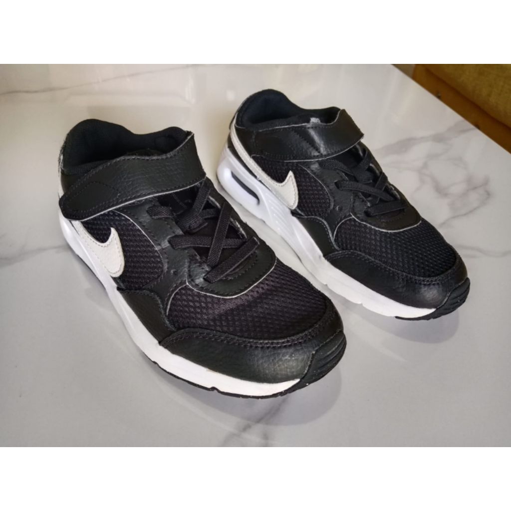 Preloved Sepatu Anak Nike Air Max Size 33,5 Insole 21 cm Velcro Warna Hitam Untuk Sekolah
