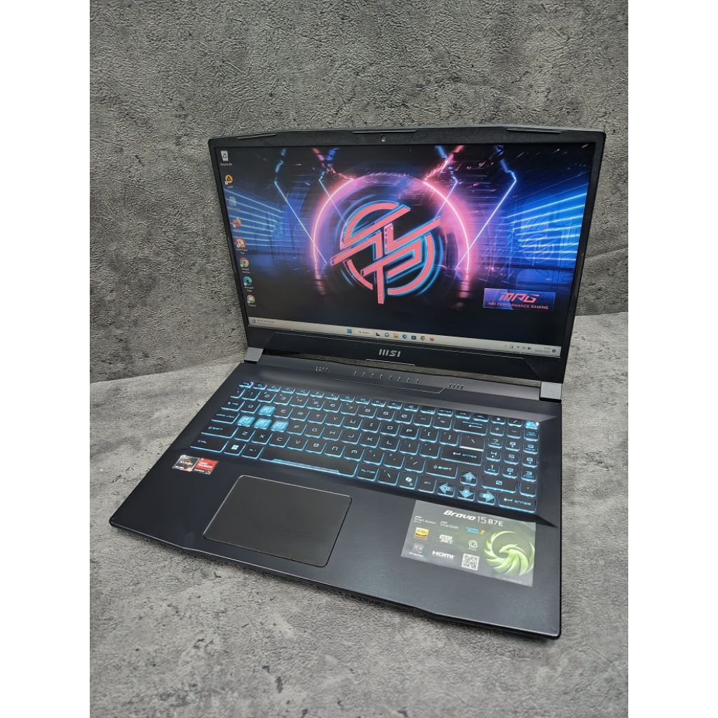 MSI Bravo 15 B7ED AMD Ryzen 5 7535HS RAM 16GB SSD 512GB Radeon RX6550M 15"inch FHD IPS  - Gaming AMD