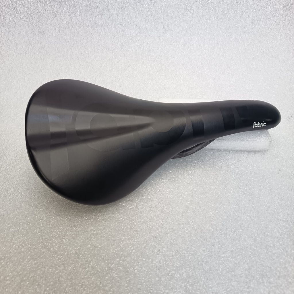 Sadel Fabric Scoop Pro Team Shallow 142 mm Carbon Rail