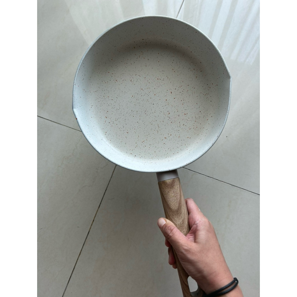 Panci Penggorengan anti lengket MR DIY