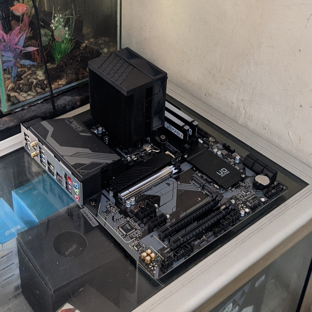 Paket Motherboard Gigabyte Z790 UD AX + intel Core i7 12700F/ Ram 16GB DDR5/ Heatsink PC Cooler