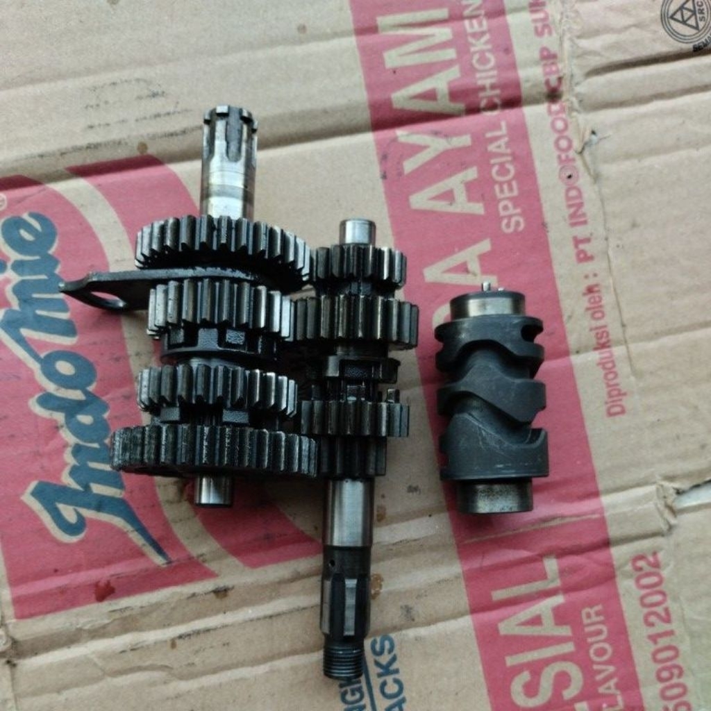 Gear rasio Suzuki shooter original