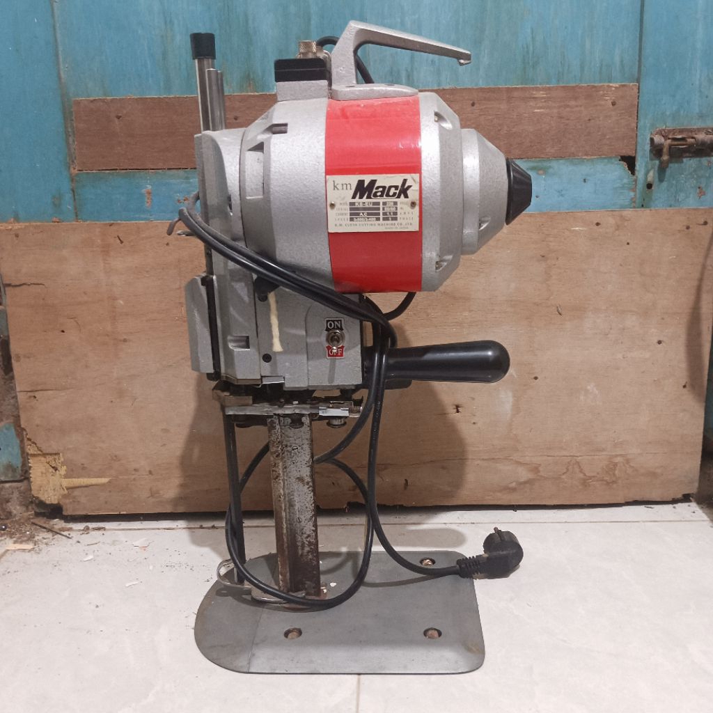 Mesin Potong Kain Konveksi Mack 8 inch