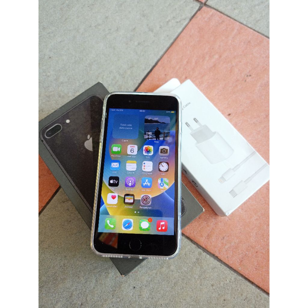 Iphone 8 plus normal second
