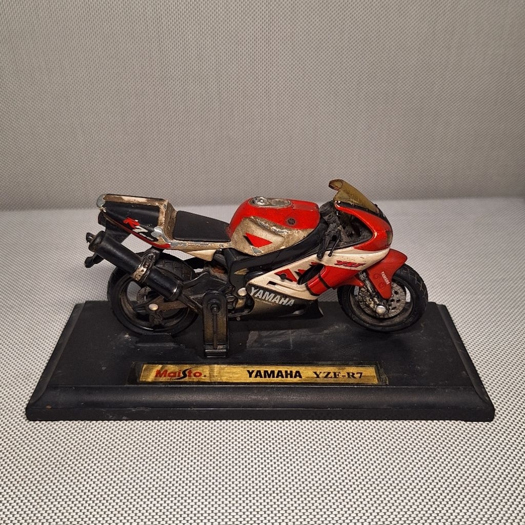 Diecast Motor Maisto - Yamaha YZF-R7