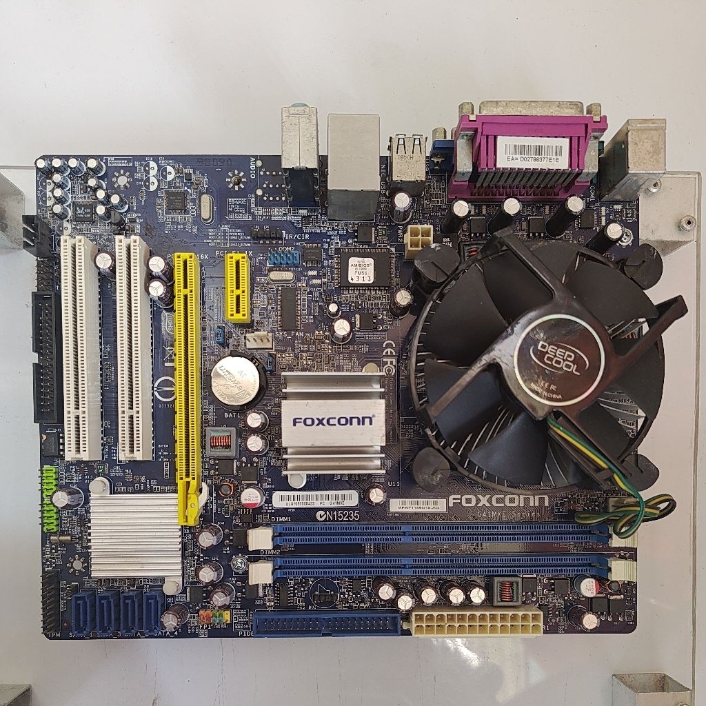 Motherboard foxconn G41MXE Series+prosesor core2duo E8400 CPU @3.00GHz