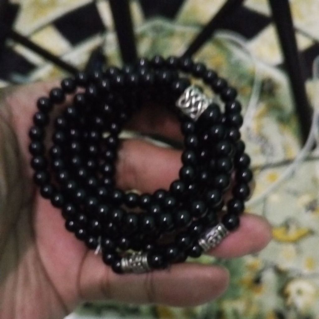 Giok hitam
