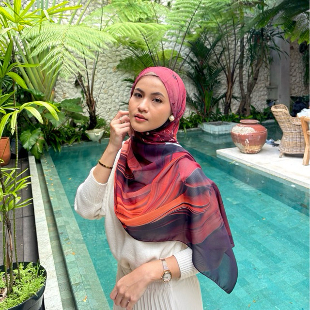SAH Crimson Sunset – Pashmina Ceruty Babydoll Premium 70x180 cm Hijab Motif Merah Maroon Elegant