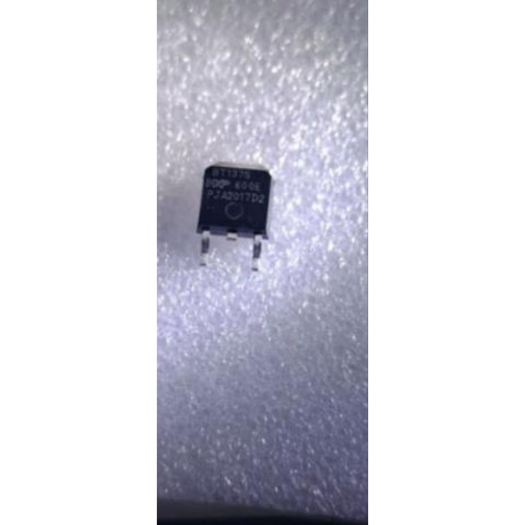 SMD BT137S-600E TO-253 Triac BT137S600 SMD 800V/8A