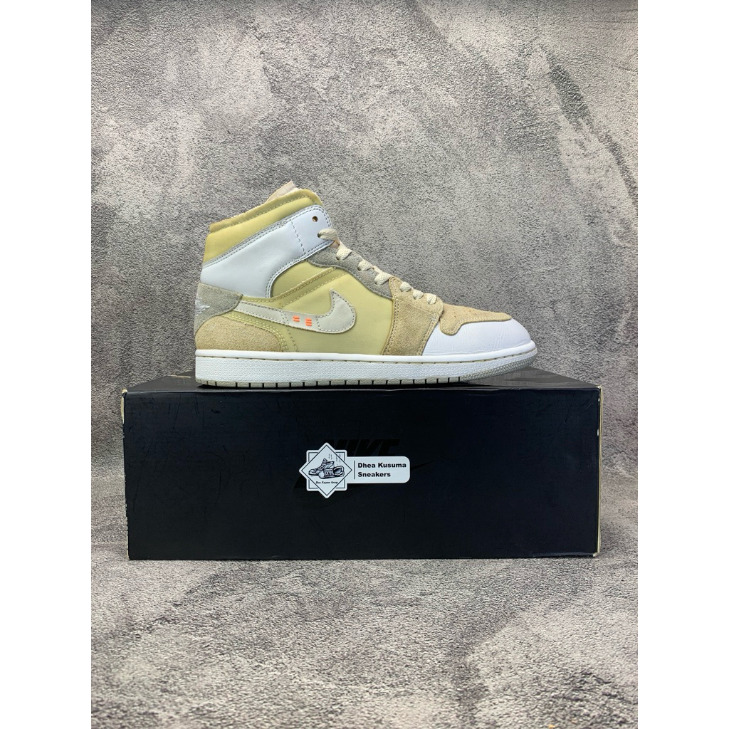 Sepatu Second Air Jordan 1 Mid ‘Inside Out’  Size 40,5 insole 25,5 cm  Original Guarantee 100%
