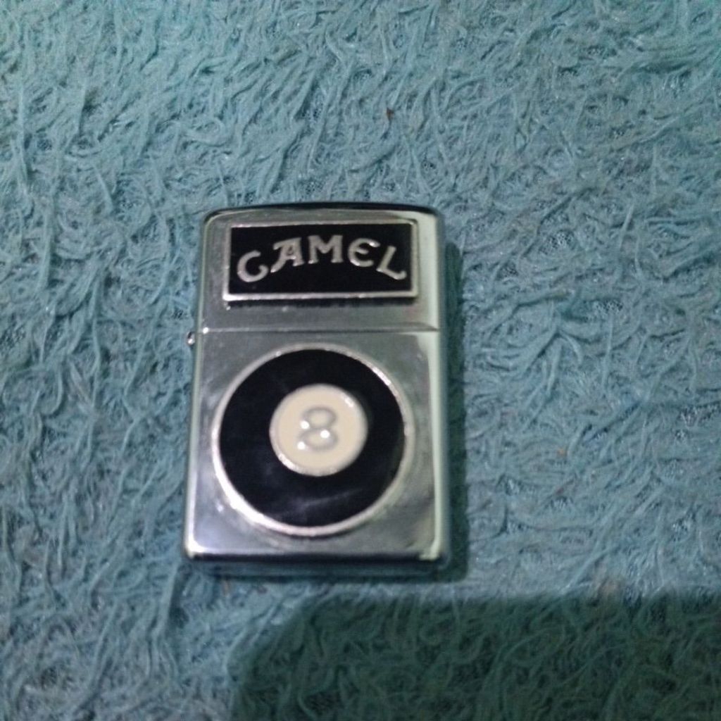 korek Zippo camel