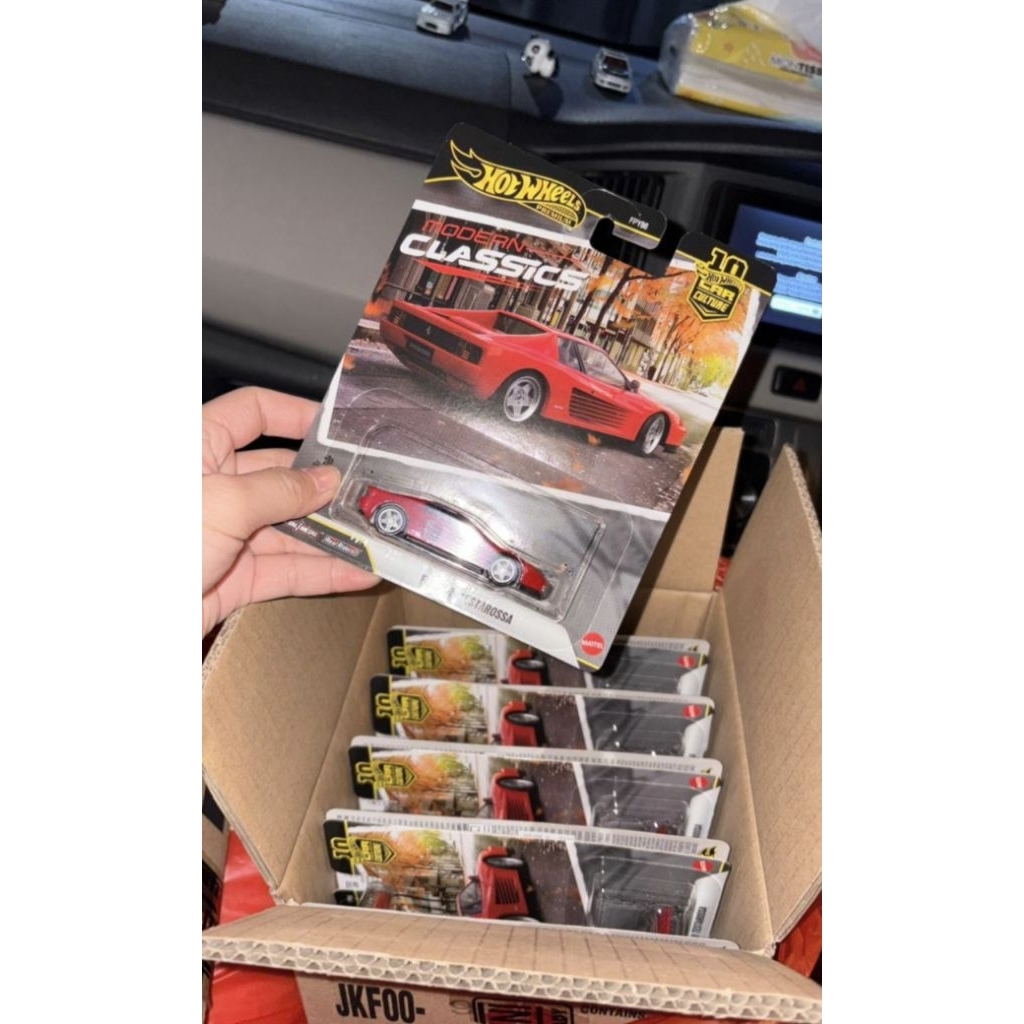 Hot Wheels Premium Modern Classic Ferrari Testarossa