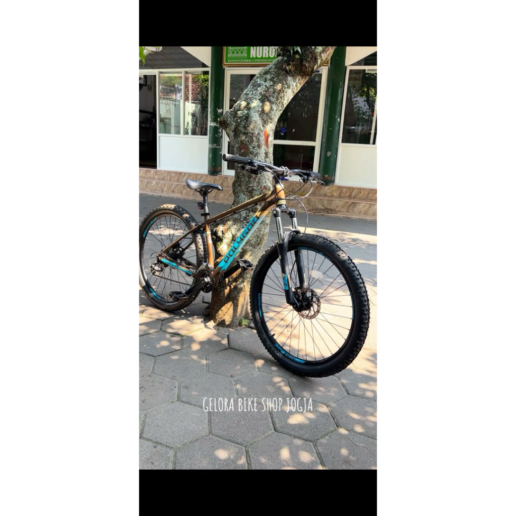 Sepeda polygon Premier 4 2023 size S 27,5 (sepeda bekas)