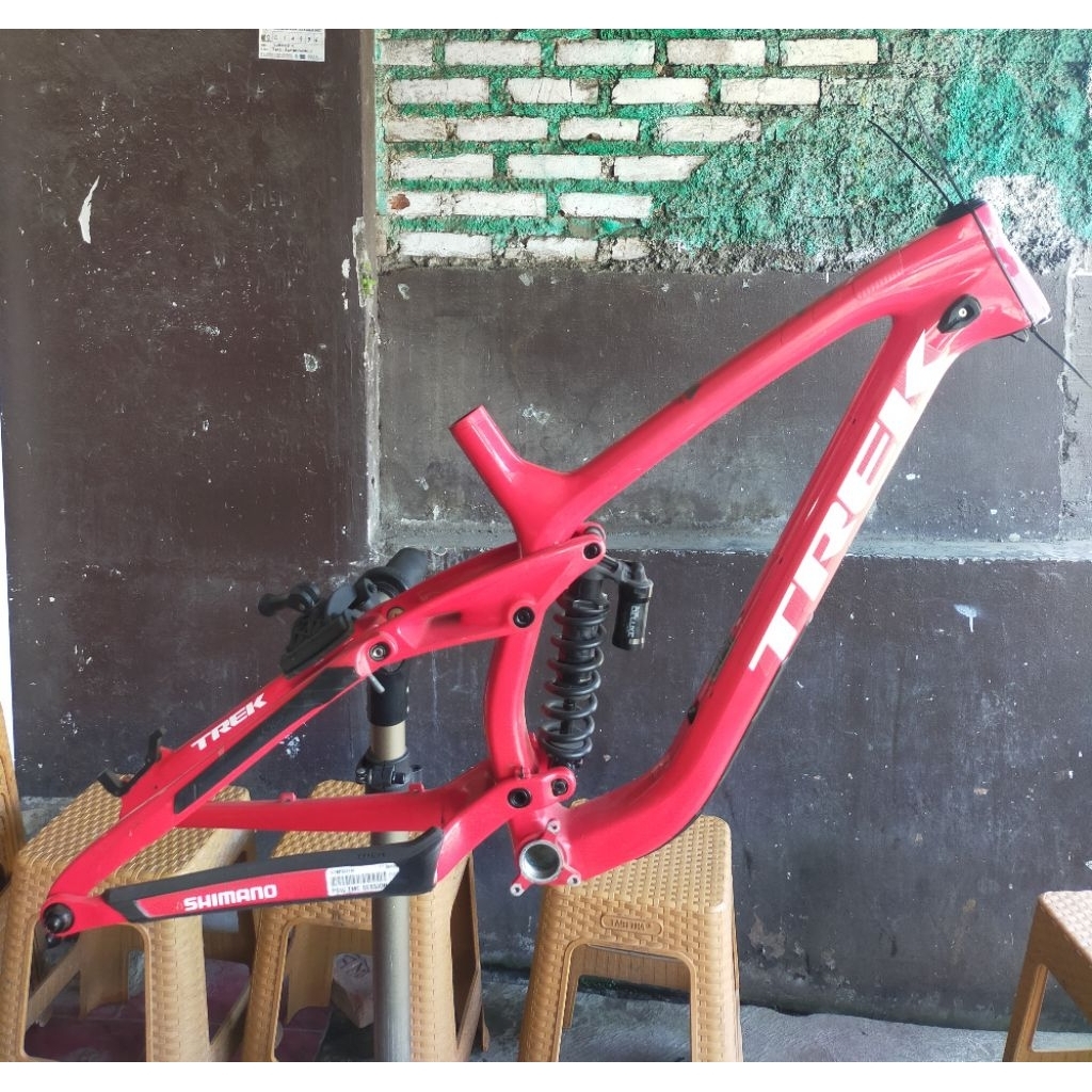 Frame Sepeda Trek Sesson 9.9 27.5 Carbon TA Super Boost 12 X 157