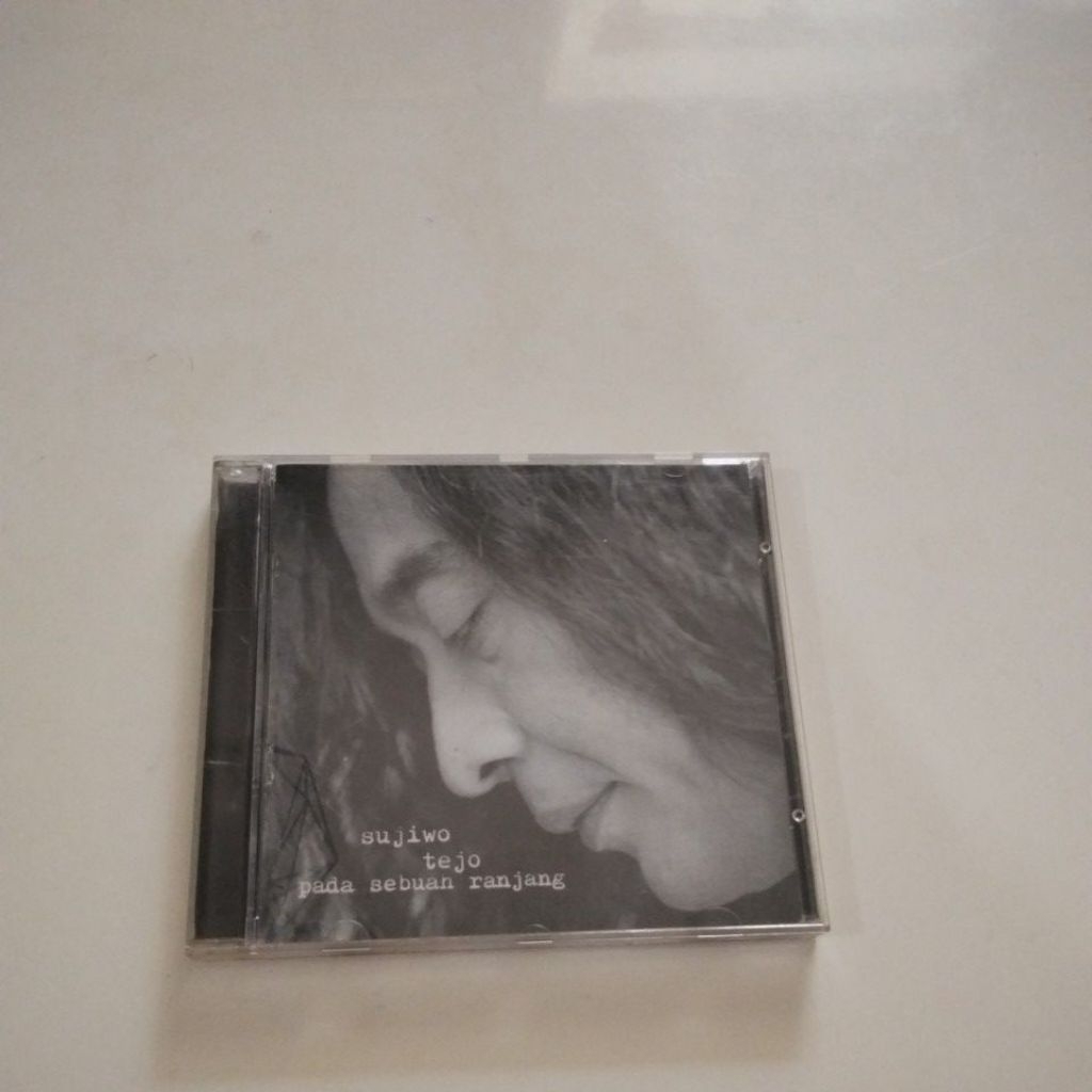 CD SUJIWO TEJO PADA SEBUAH RANJANG