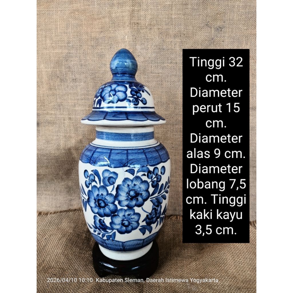 vas guci keramik biru motif bunga untuk hiasan dekorasi lemari