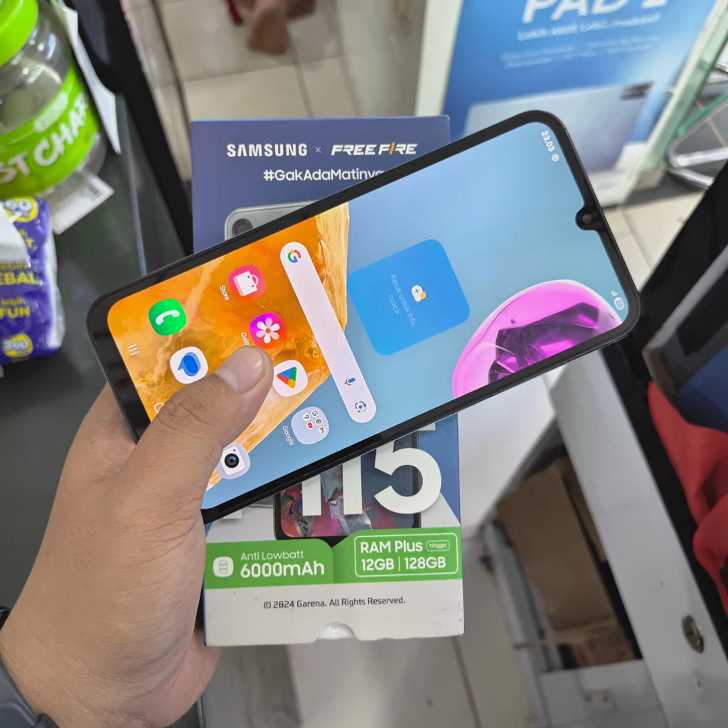 Samsung m15 5g ram 6/128 second resmi sein fullset original garansi on