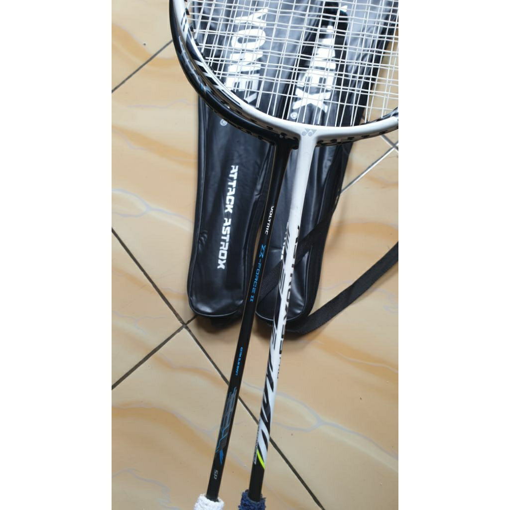 raket yonex astrox 99 pro dan yonex voltric z force