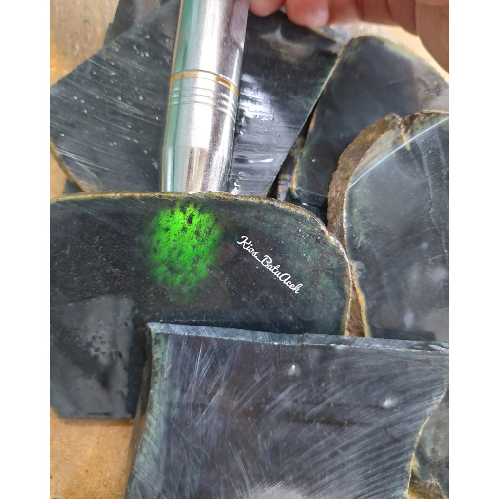 Batu Giok Black Jade Super Original Asli Aceh Full Tembus 1 Kg