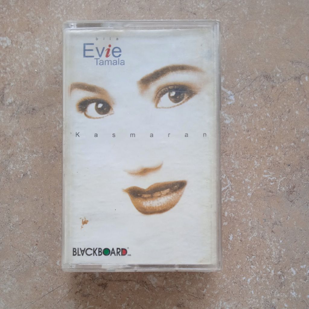 Kaset Pita Evie Tamala "Kasmaran"