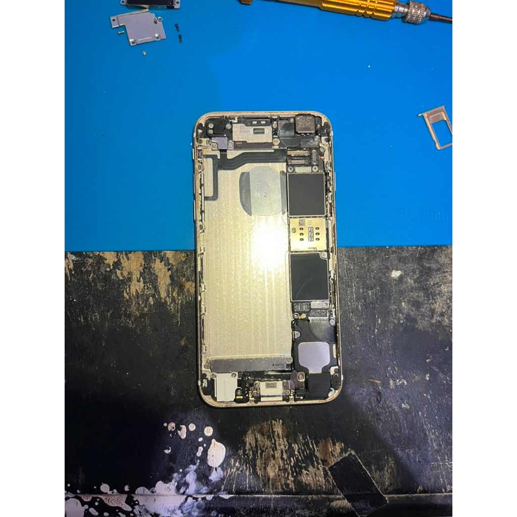Mesin iPhone 6s iCloud Off Kondisi Gambling