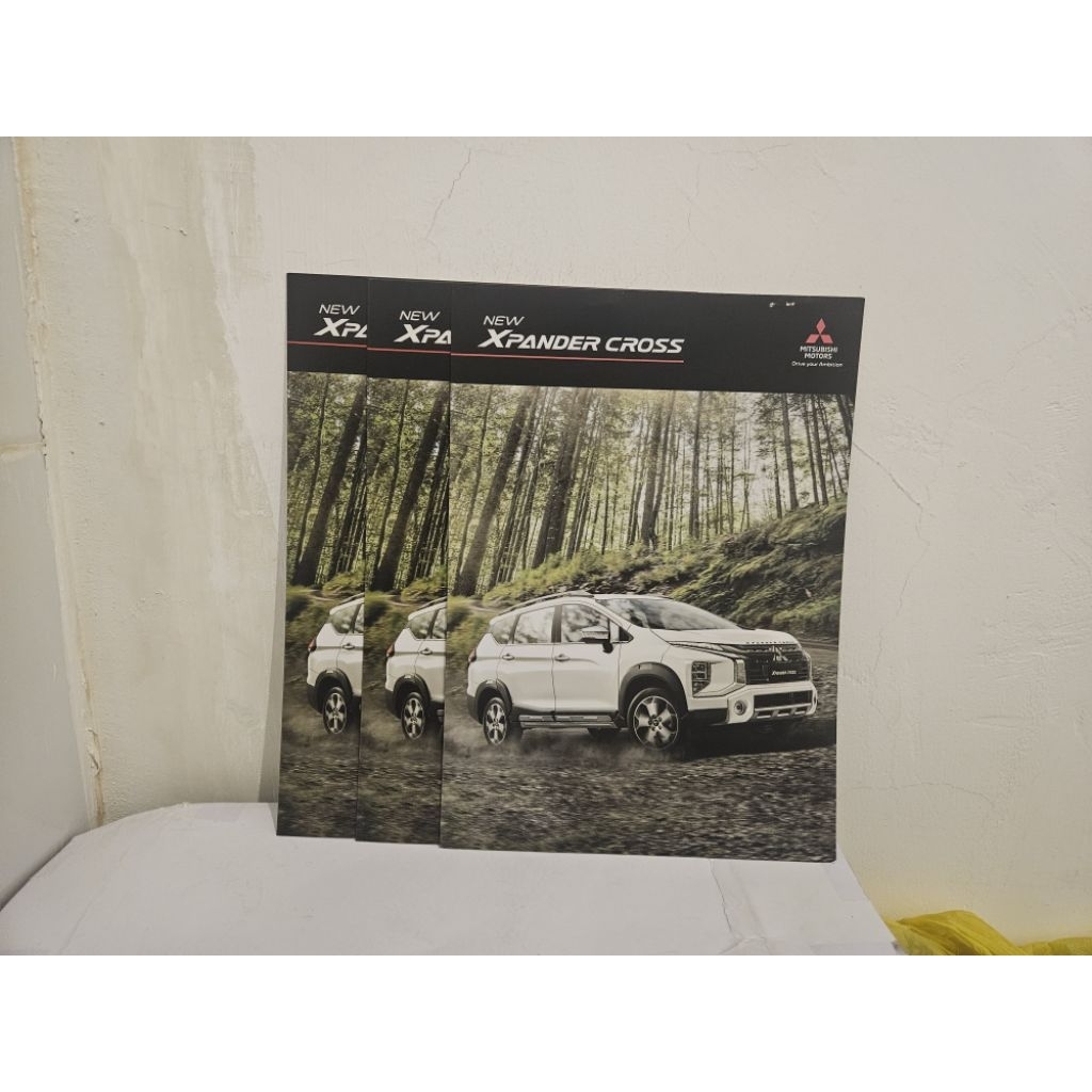 brosur katalog mobil mitsubishi xpander cross 2022 leaflet