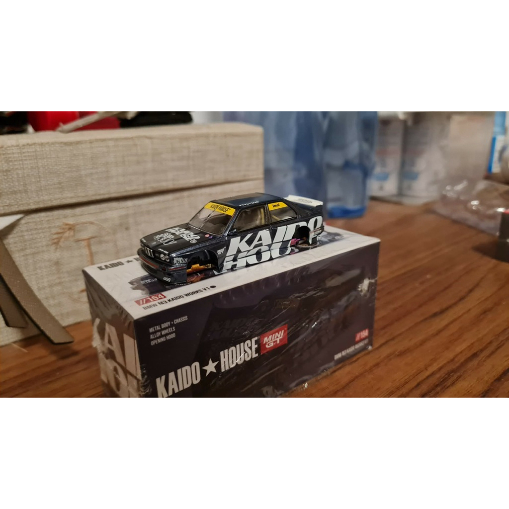 Mini GT BMW E30 Kaido House Body Only Tanpa Velg