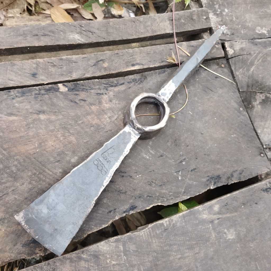 Gancu Kayu 2 kg Spesialis Tanah Berbatu Uk. Besar