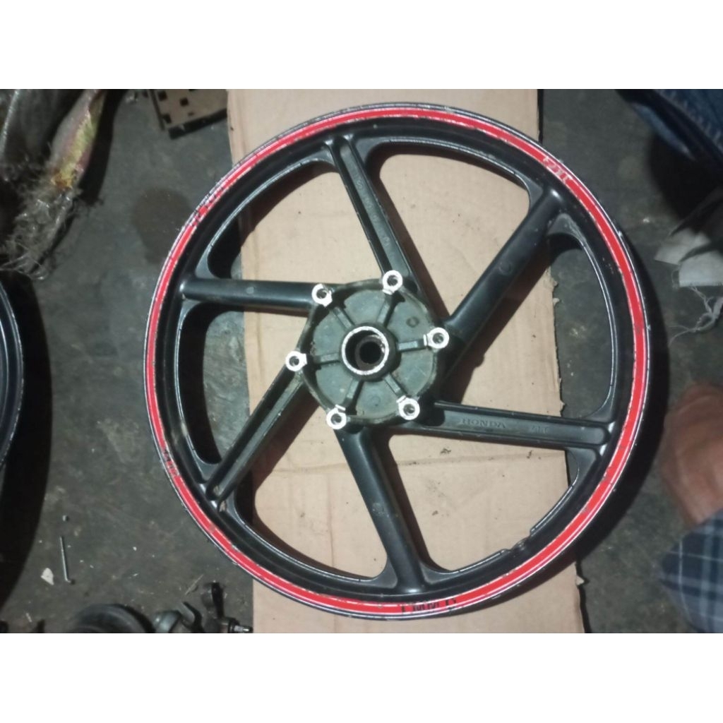 velg depan megapro primus