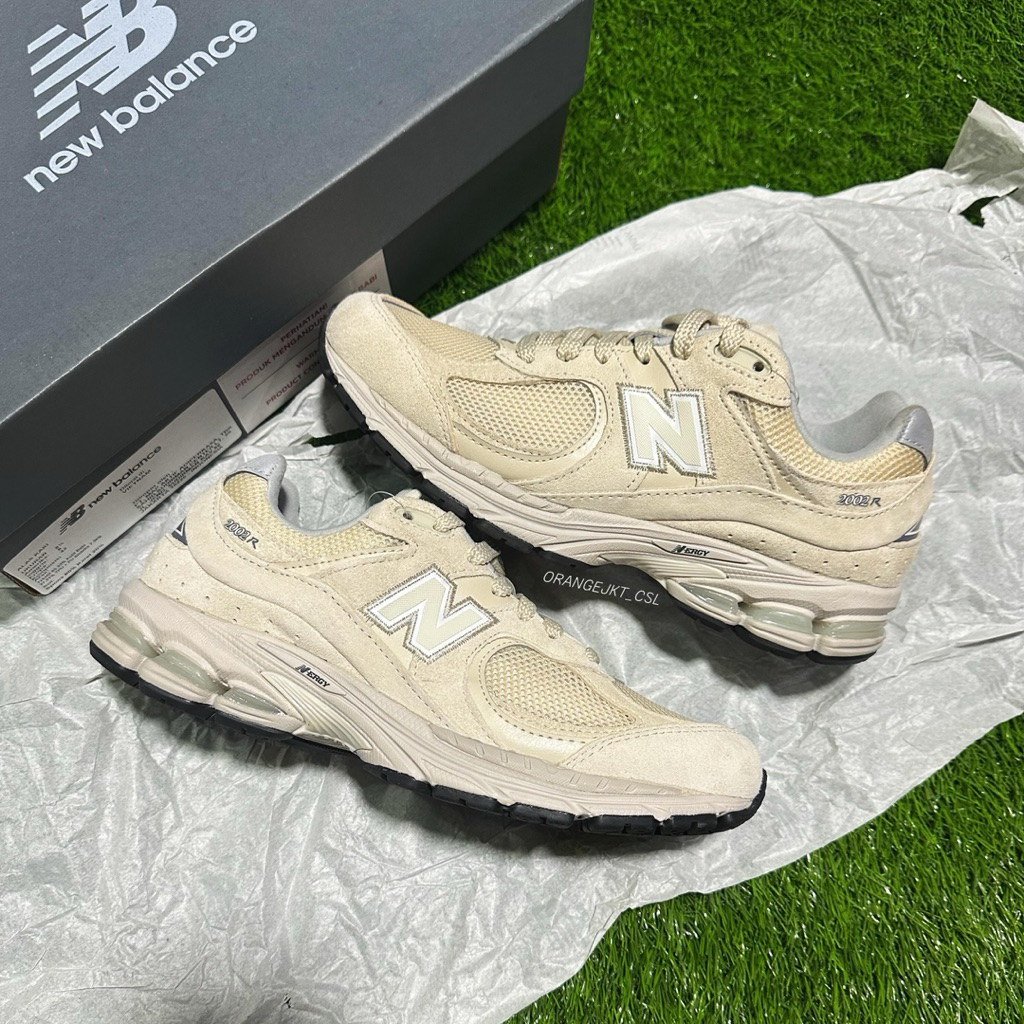 NB 2002R BONE LIGHT BEIGE ORIGINAL