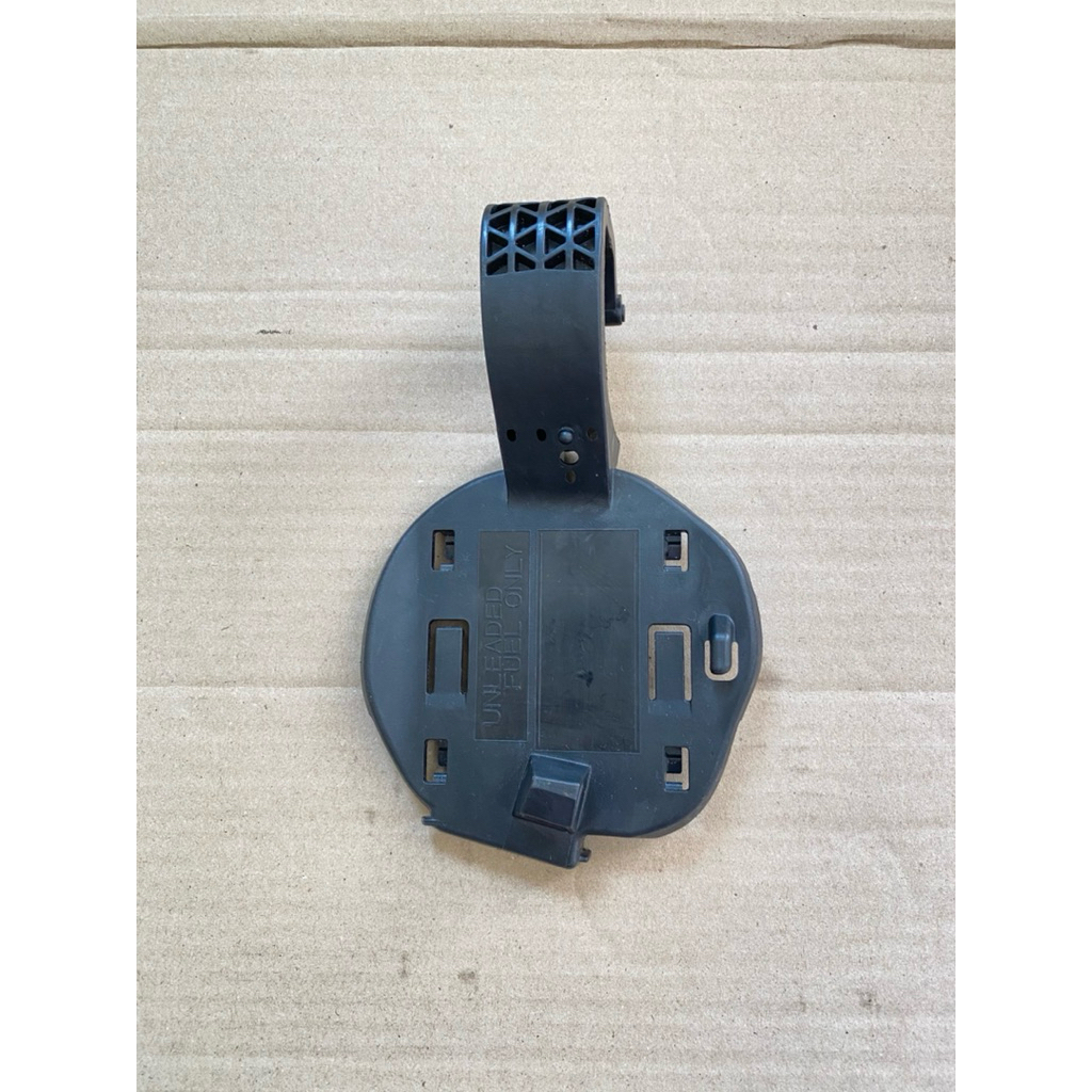 Engsel Cover Box Tank Tengki Tangki Bensin Avanza Grand Veloz 77308-BZ040