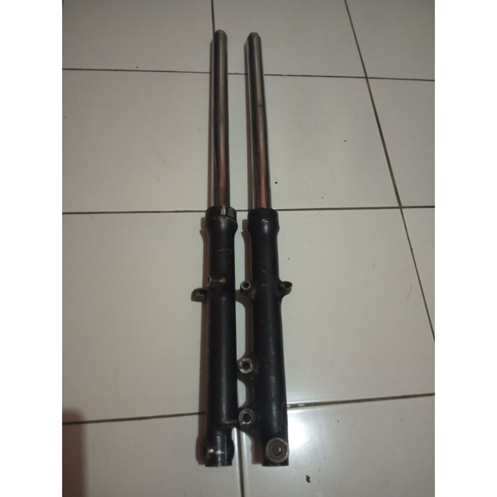 shock depan Suzuki trs 118 ori copotan