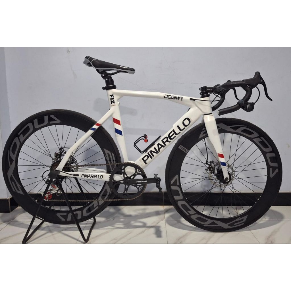Sepeda Roadbike Pinarello keren siap pakai