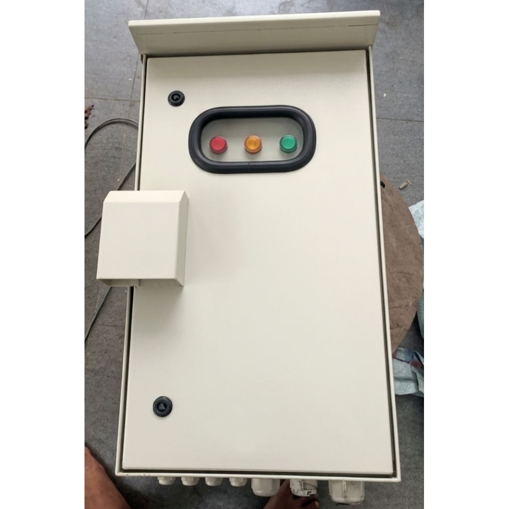 Box panel listrik ACPDB bekas dismentel kondisi 95% T : 76cm L : 30cm P : 40cm garansi uang kembali 