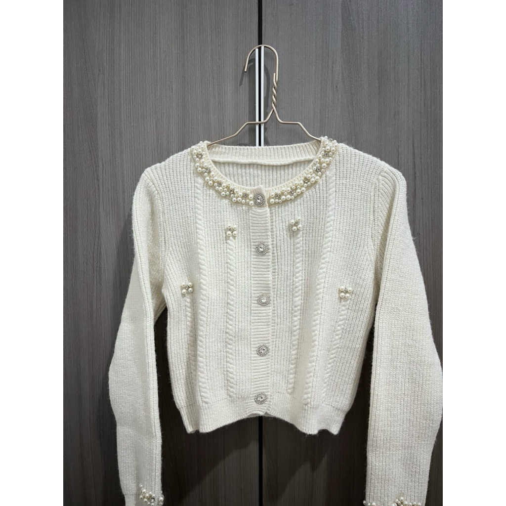 CARDIGAN BROKEN WHITE PEARL NOT UNIQLO