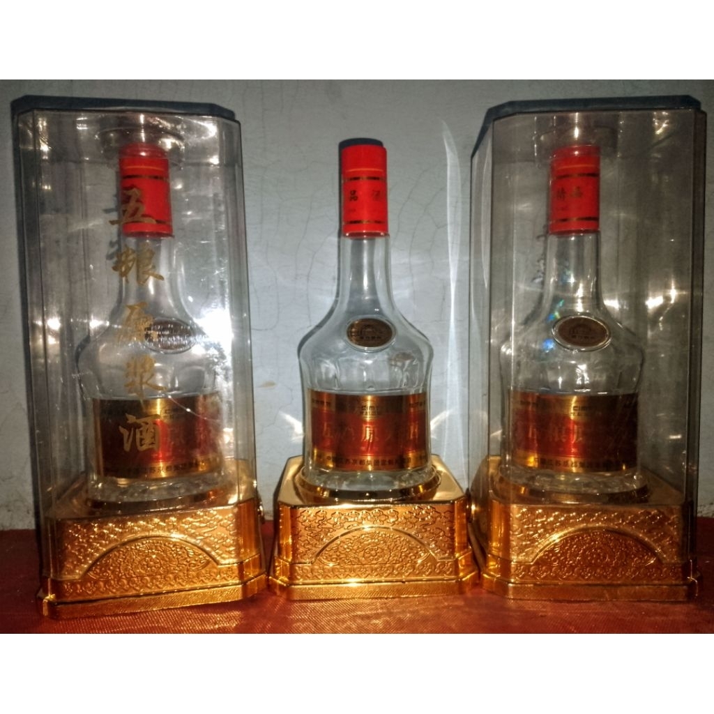 botol bekas minuman import arcin+box kristal untuk hiasan