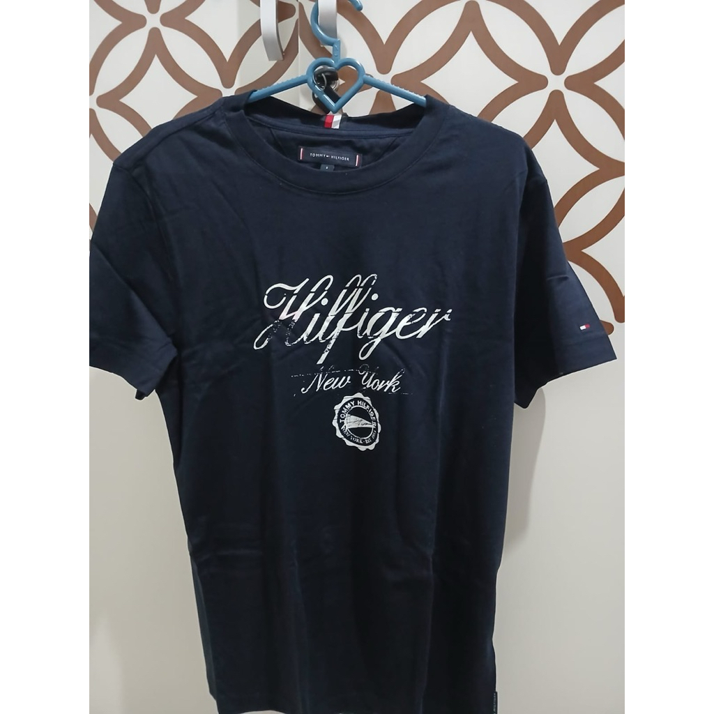 Preloved Kaos Tommy Hilfiger