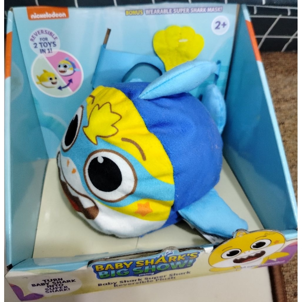 WowWee Baby Shark Big Show Reversible Plush Baby Shark Super Shark Boneka 2 in 1 Bonus Topeng