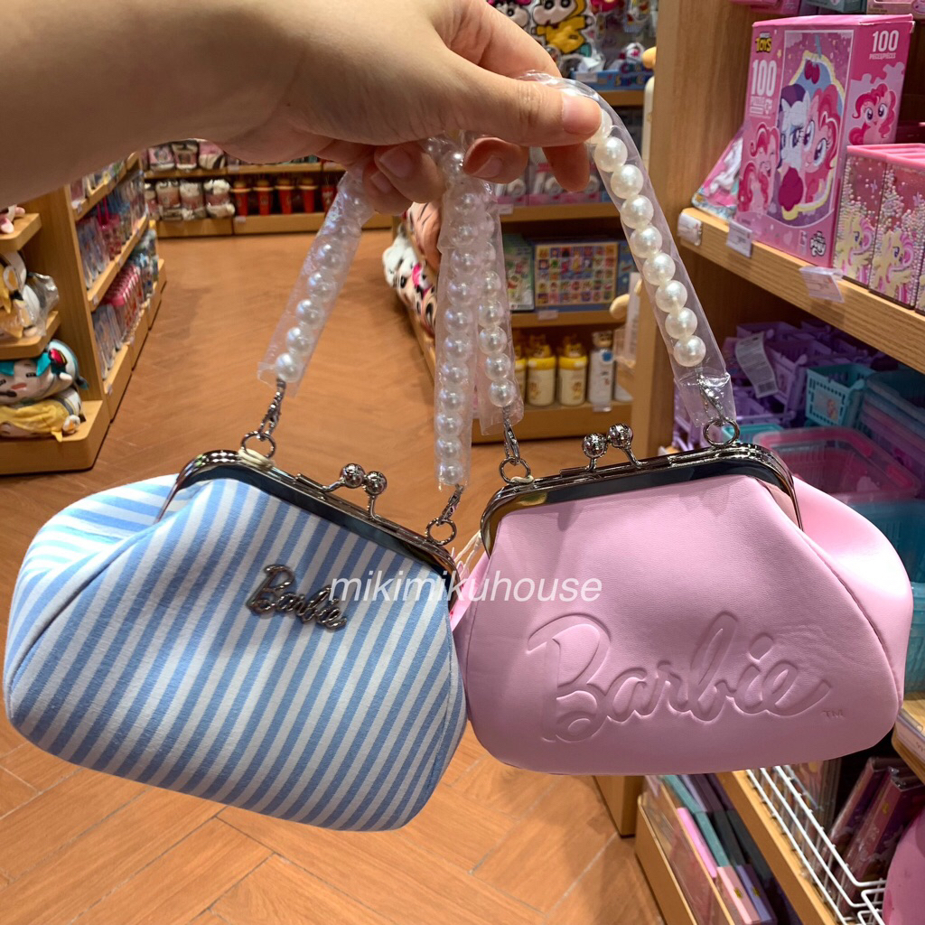 MINISO BARBIE TAS HAND BAG BARBIE PINK STRIPE BLUE MERCH BARBIE x MINISO COLLECTION CLUTCH BAG AKSES