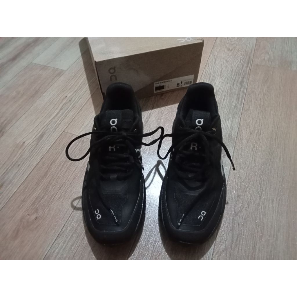sepatu olah raga