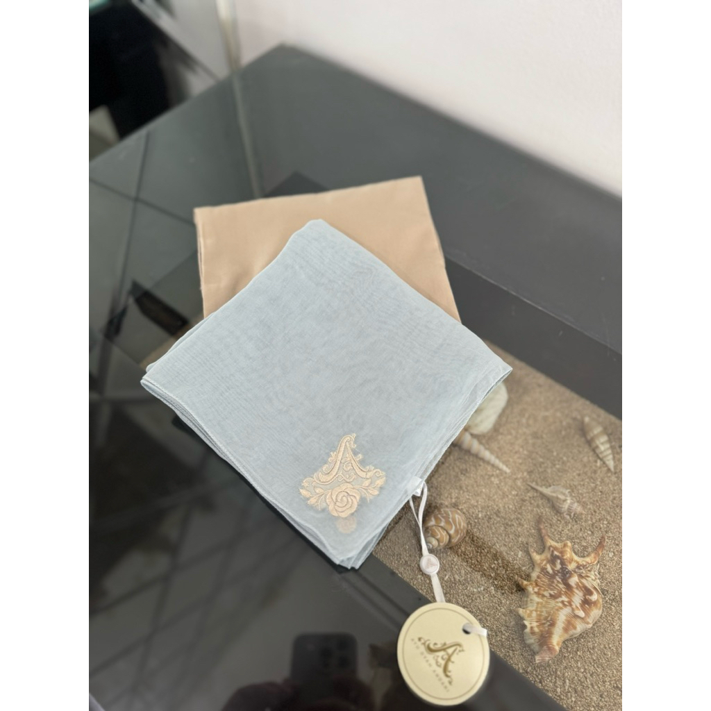 AYU DYAH ANDARI - Roselle Signature Plain Scarf