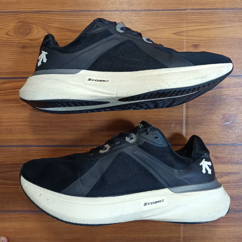 Sepatu Running Descente Second Original Hitam size 42